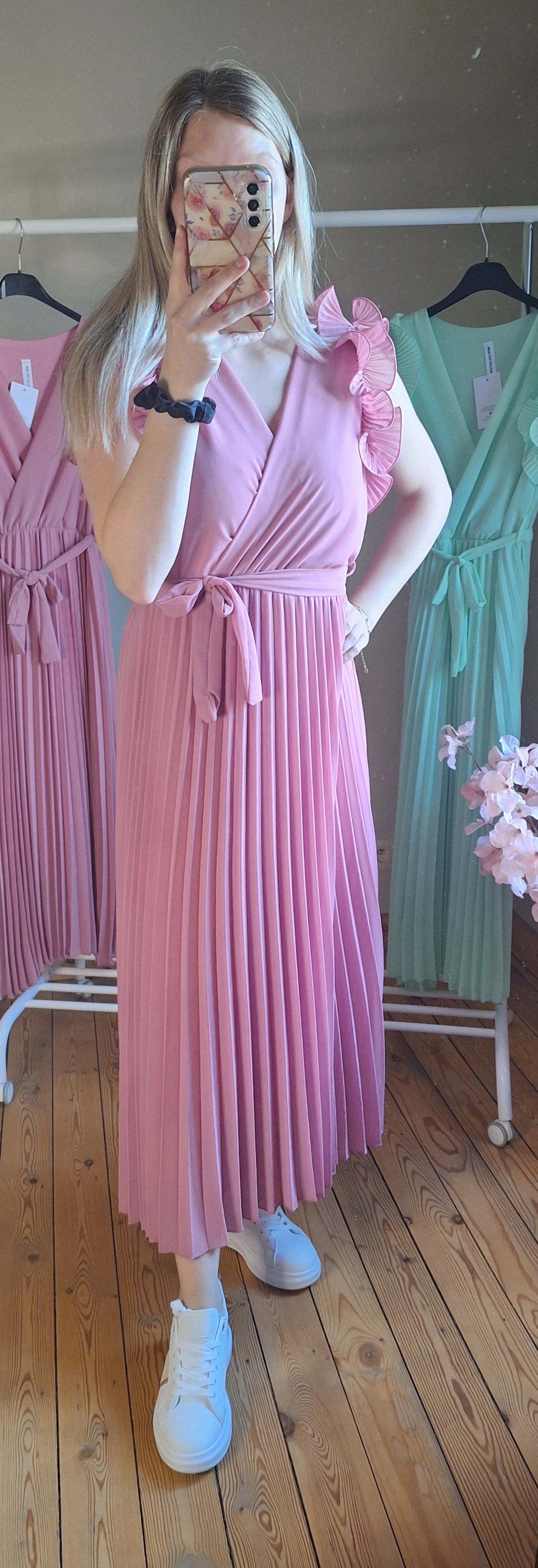 Plissé Ruffle Dress - Lang
