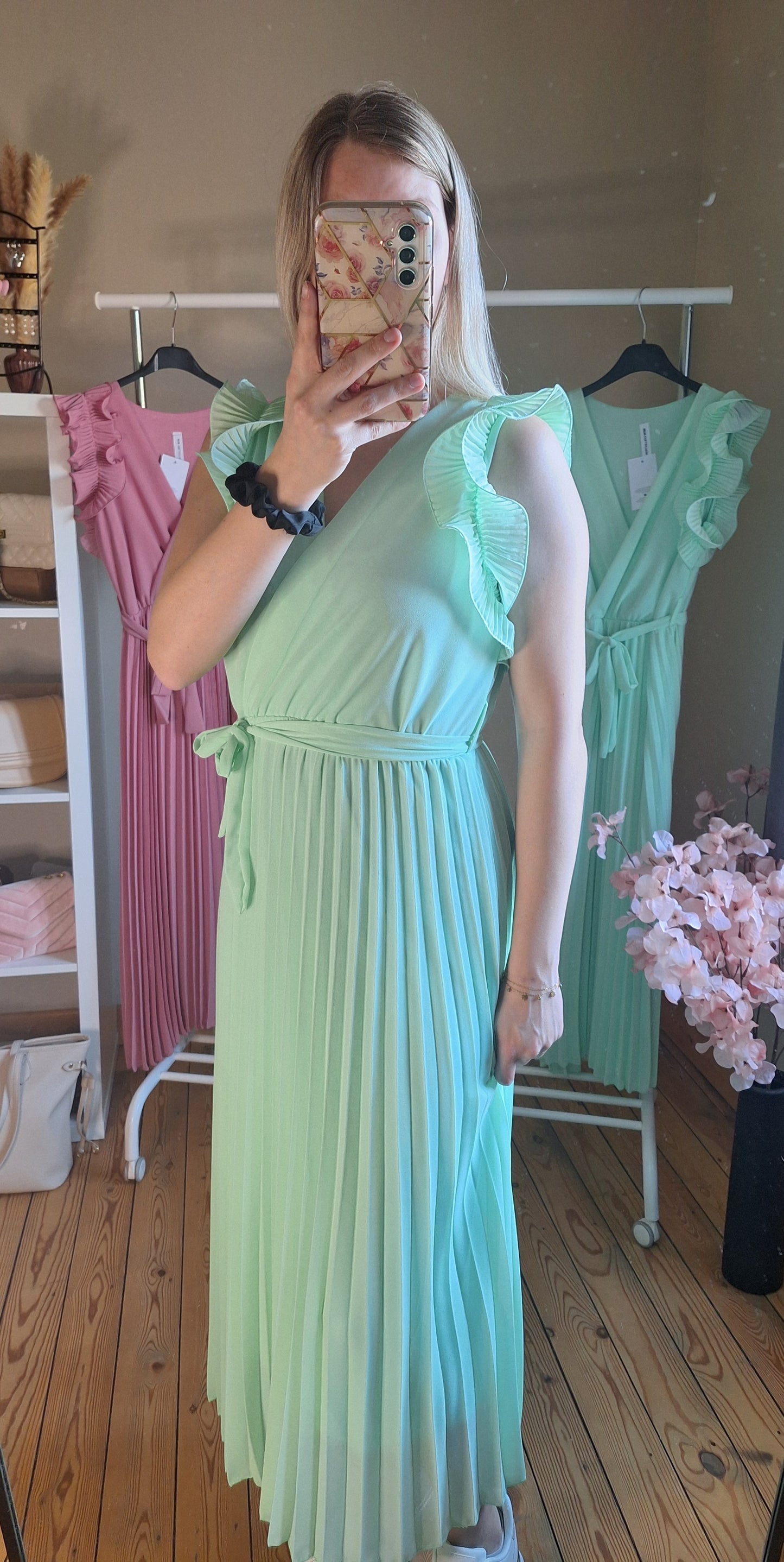 Plissé Ruffle Dress - Lang