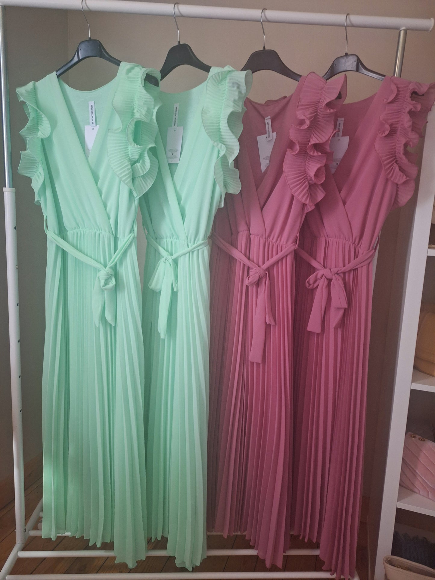Plissé Ruffle Dress - Lang