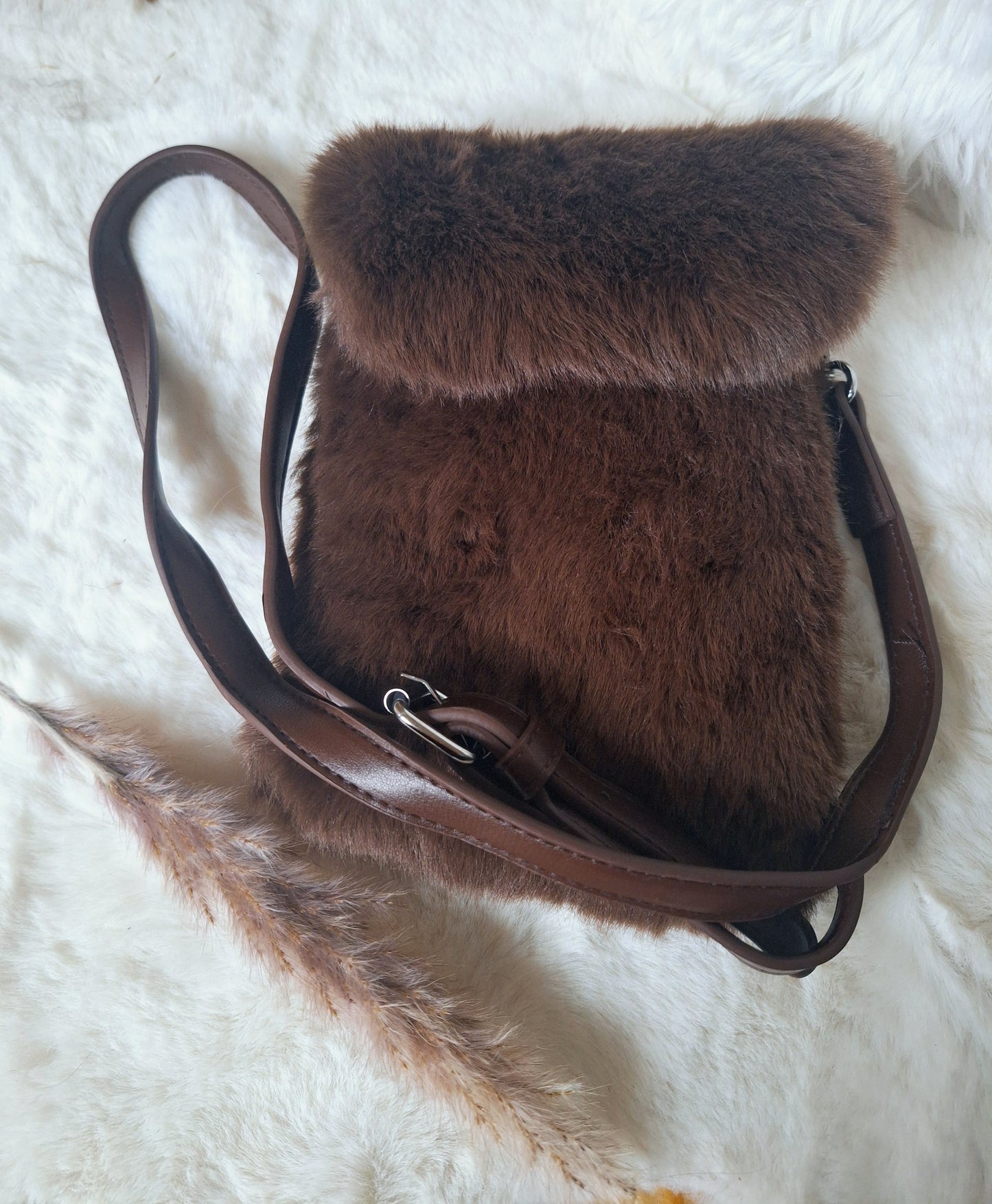 Fluffy Crossbody/Telefoontasje