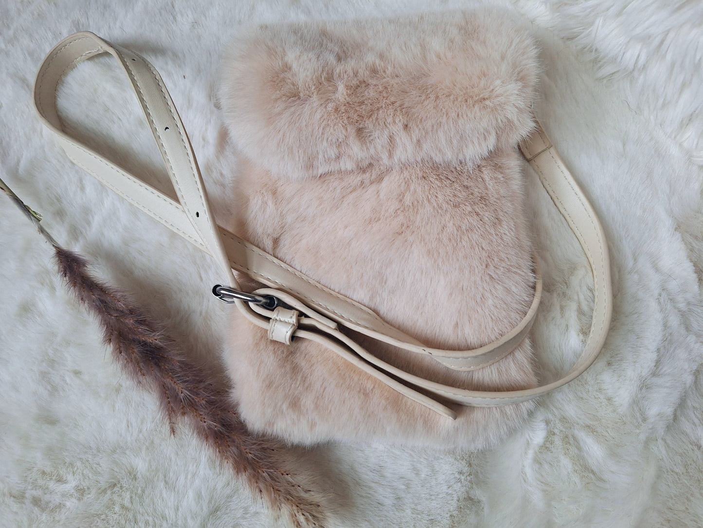 Fluffy Crossbody/Telefoontasje